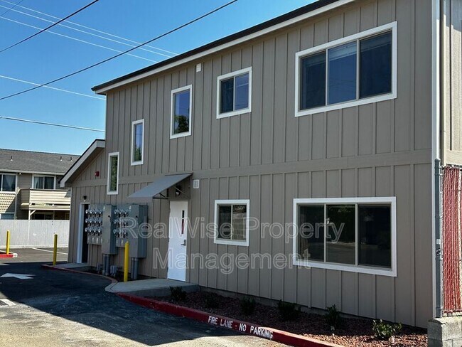 Building Photo - 1935 Table Rock Rd