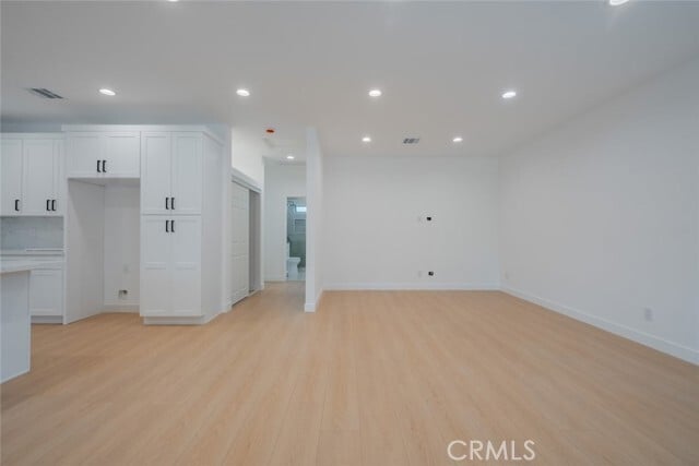 Building Photo - 7734 N Glenoaks Blvd