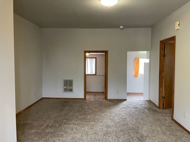 Building Photo - M1614 #1-3