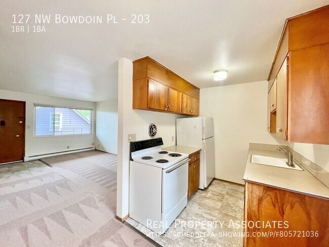 Building Photo - 127 NW Bowdoin Pl