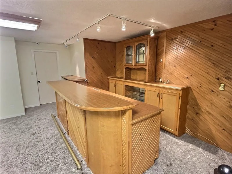 Building Photo - 1121 NE Ridgeview Dr