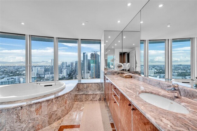 Building Photo - 1643 Brickell Ave