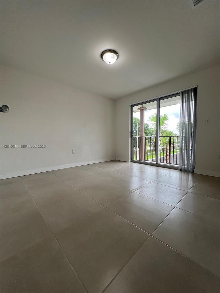 Building Photo - 199 N Redland Rd