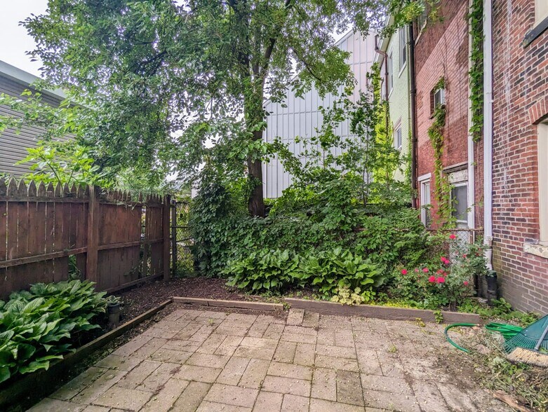 Building Photo - 5139 Carnegie St