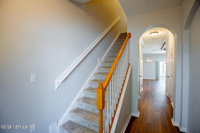 Building Photo - 721 Crystal Way