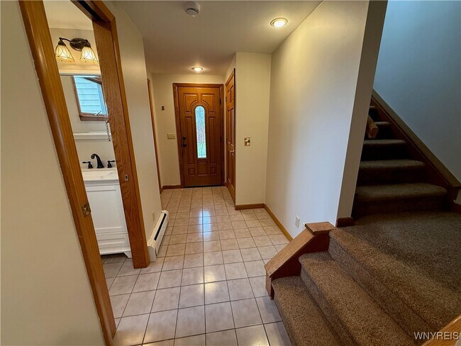 Building Photo - 437 Springville Ave