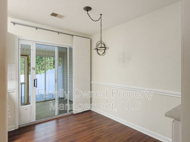 Building Photo - 502 Tree Branch Cir