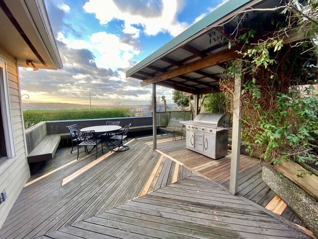 Building Photo - Seattle Home - Phinney Ridge