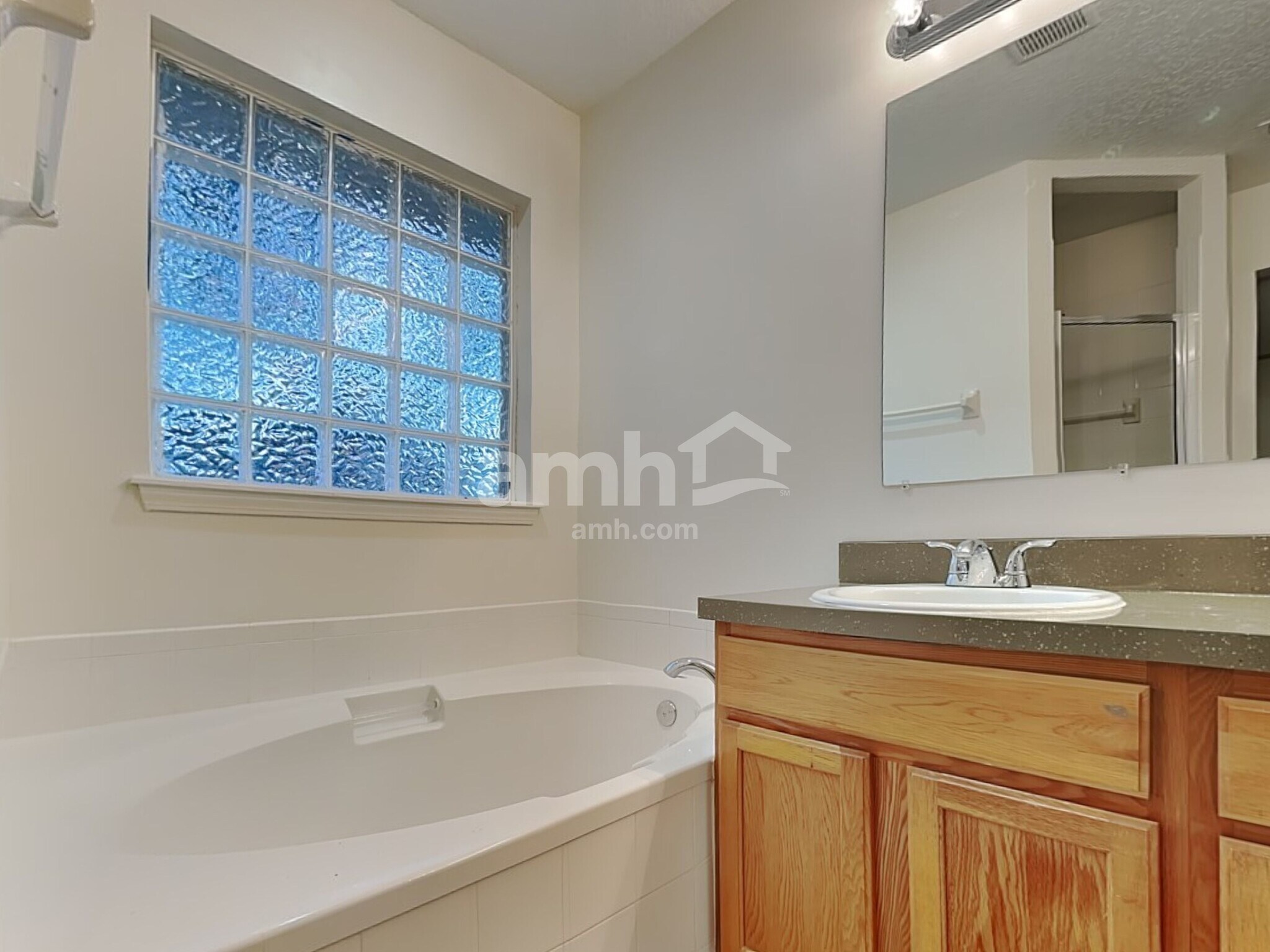 Building Photo - 11670 Deep Springs Dr N