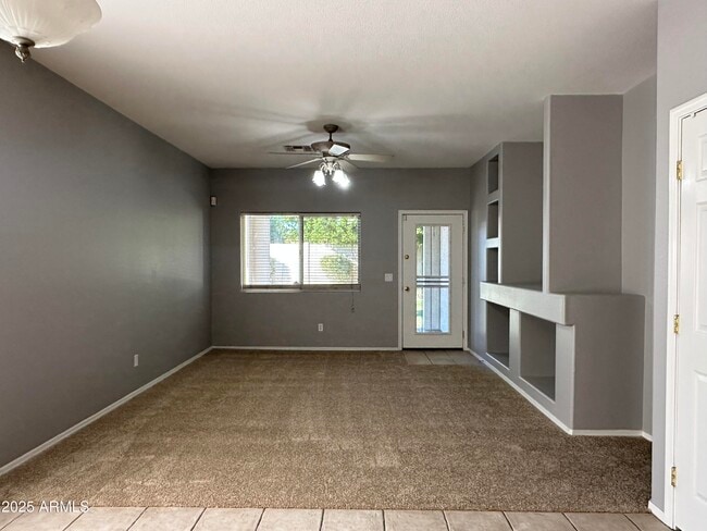 Building Photo - 14244 W Weldon Ave