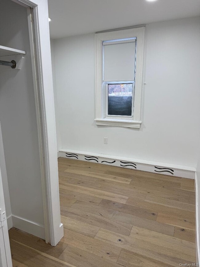 Building Photo - 39-39 Crescent St