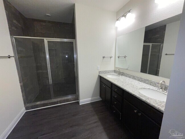 Building Photo - 5065 Peach Dr