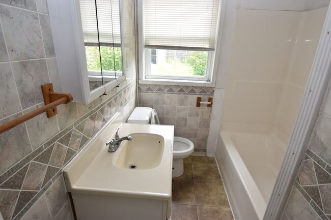 Building Photo - South Bend 2 Bedroom Home for Rent in Keller Park