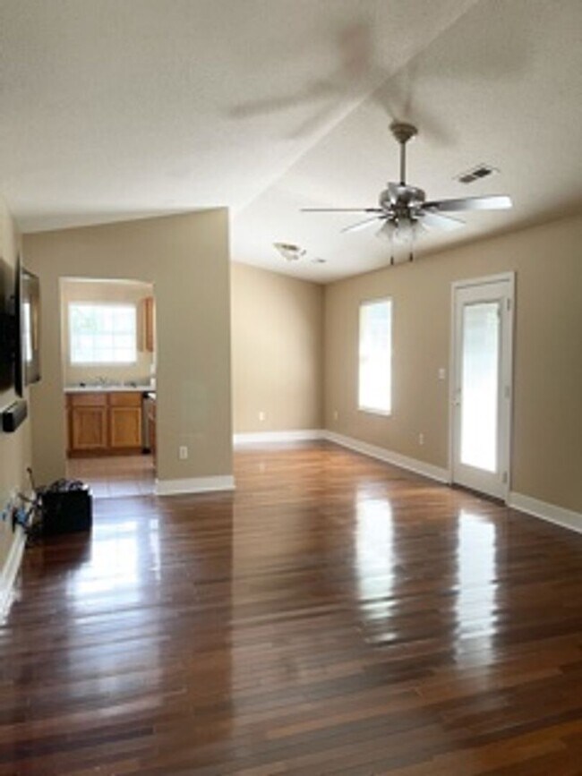 Building Photo - Powell/Anderson County 37849 - 3 bedroom, ...