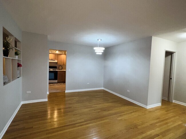 Building Photo - 205 W Miner St