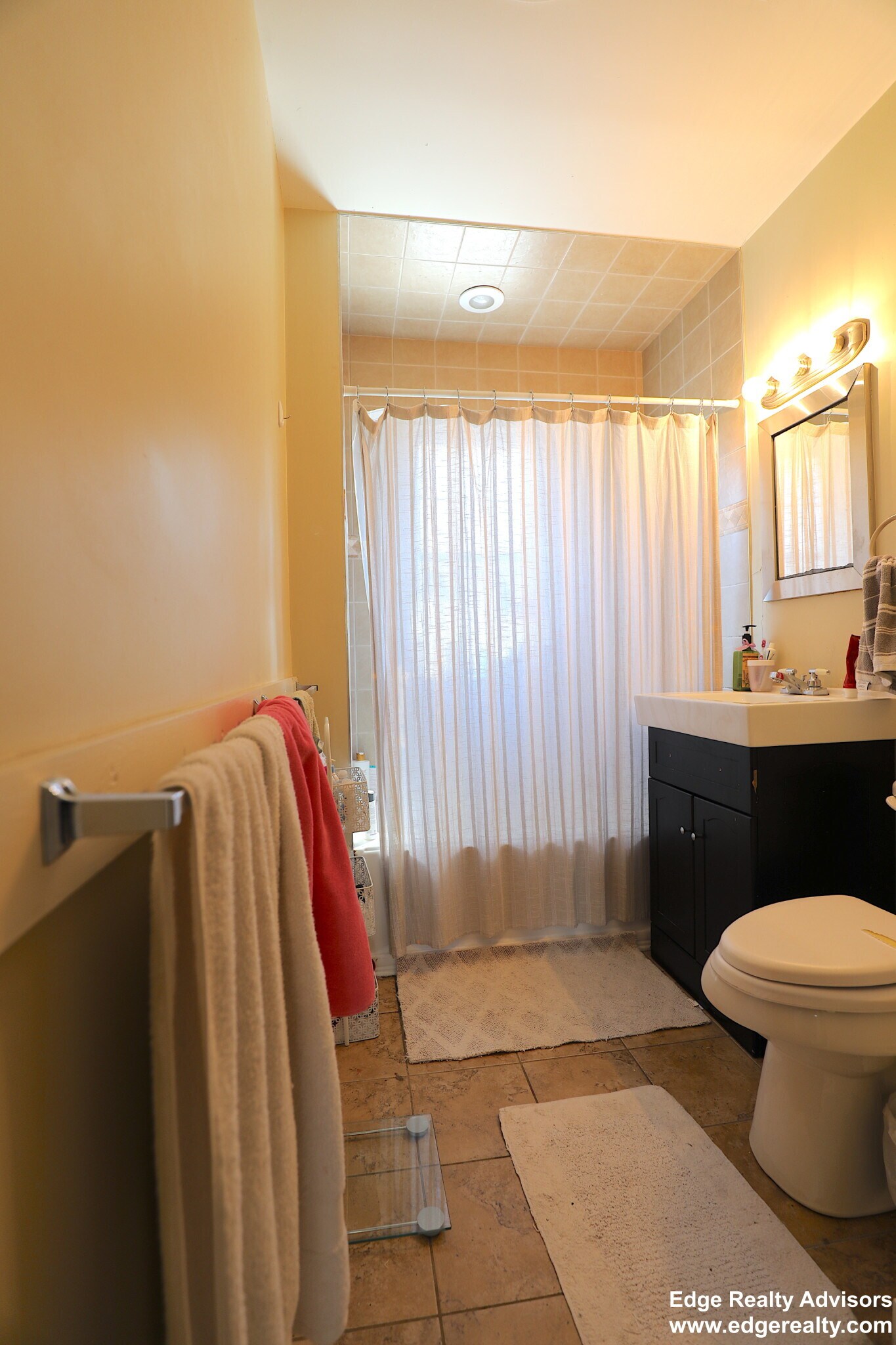 Building Photo - 37 Radnor Rd