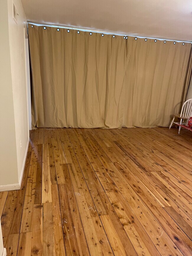 Building Photo - 280 Valley Stream Ln