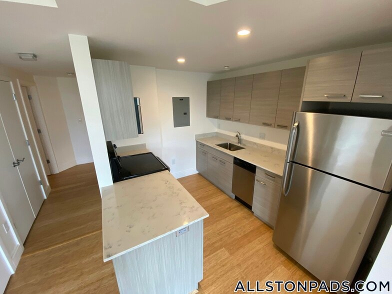 Building Photo - 40 Malvern St