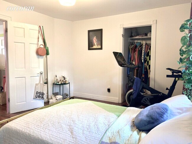 Building Photo - 541 Decatur St