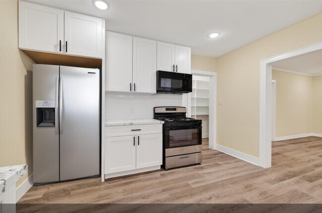 Building Photo - 2725 Avenue F