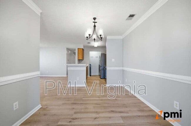 Building Photo - 417 Adkins Arch