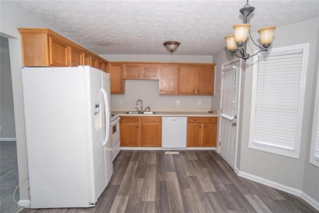 Building Photo - 52 Fieldstone Ct