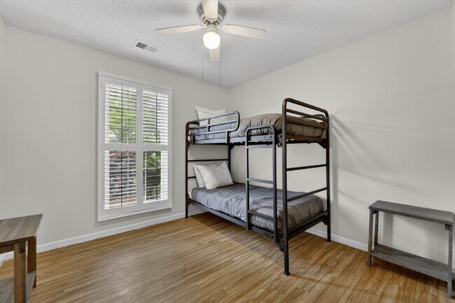 Building Photo - 118 Blue Heron Dr