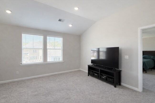 Building Photo - Open concept plan in Savannah Southside - Close to I95