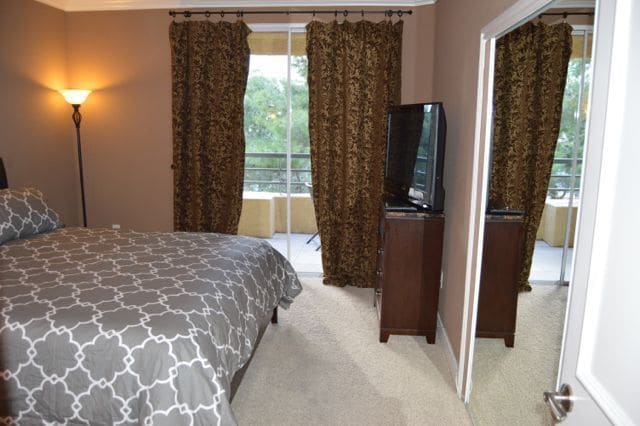 Building Photo - Meridian TOP FLOOR Luxury Condo with Strip...