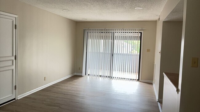 Building Photo - 10301 N Kings Hwy
