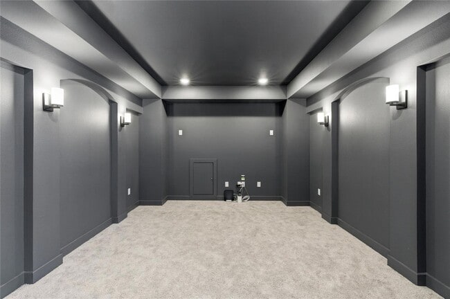 Building Photo - 396 Hollister Dr