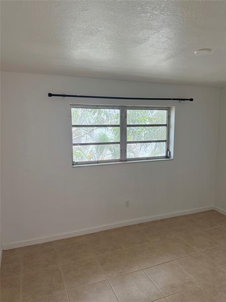 Building Photo - 770 NE 128th St