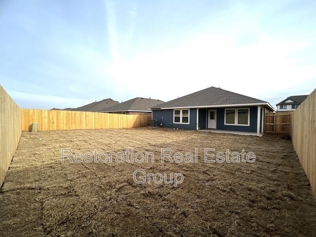 Building Photo - 2717 Dennis Dr