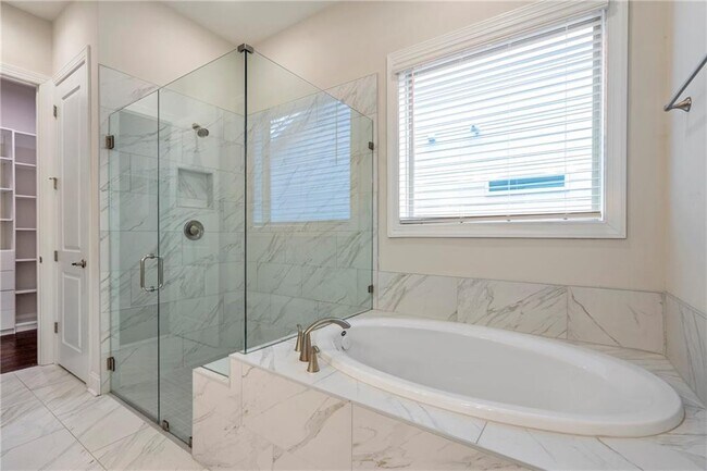 Building Photo - 3430 Steinbeck St