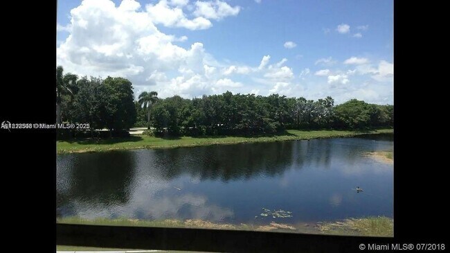 Building Photo - 1538 Tamarind Ct