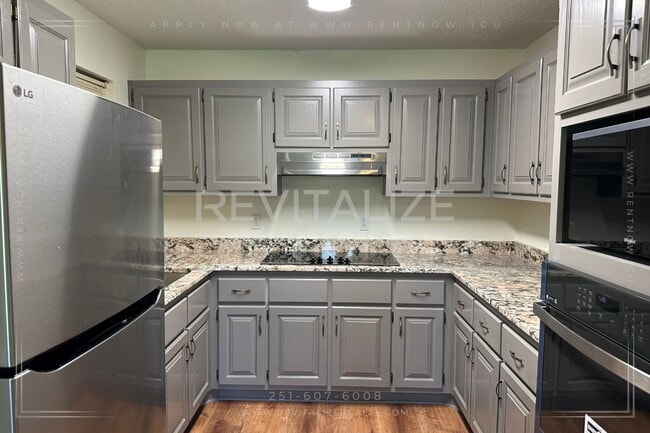 Building Photo - **Coming Soon** 3 Bedroom/2 Bathroom House...