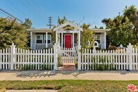 Building Photo - 3504 Redwood Ave