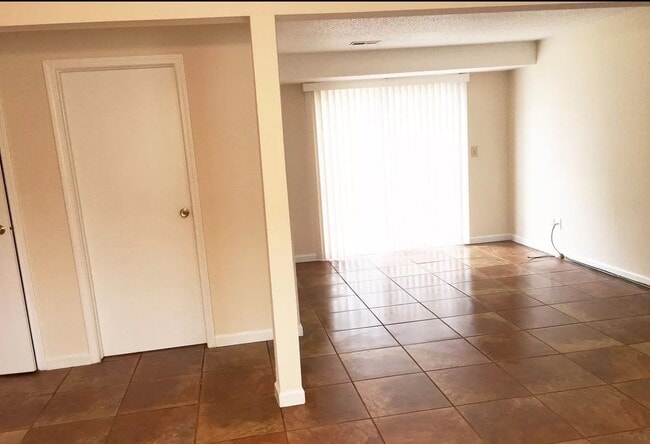Building Photo - 251 Apache Dr
