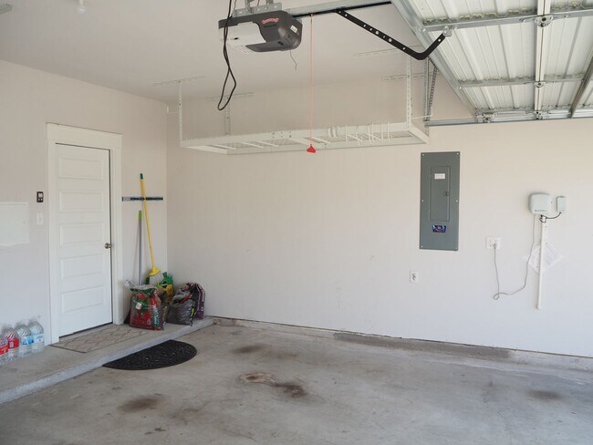 Building Photo - 2502 Sun Grove Rd