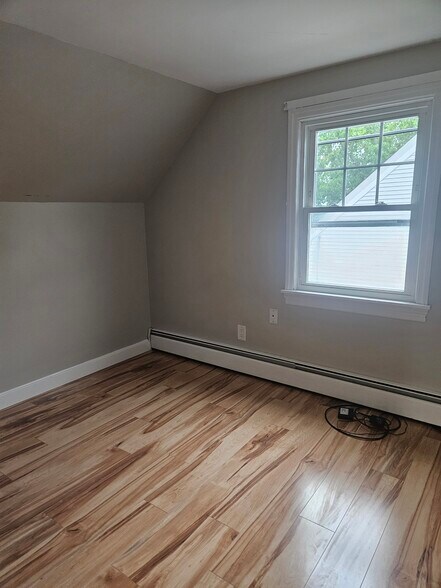 Building Photo - 115 N Hull St