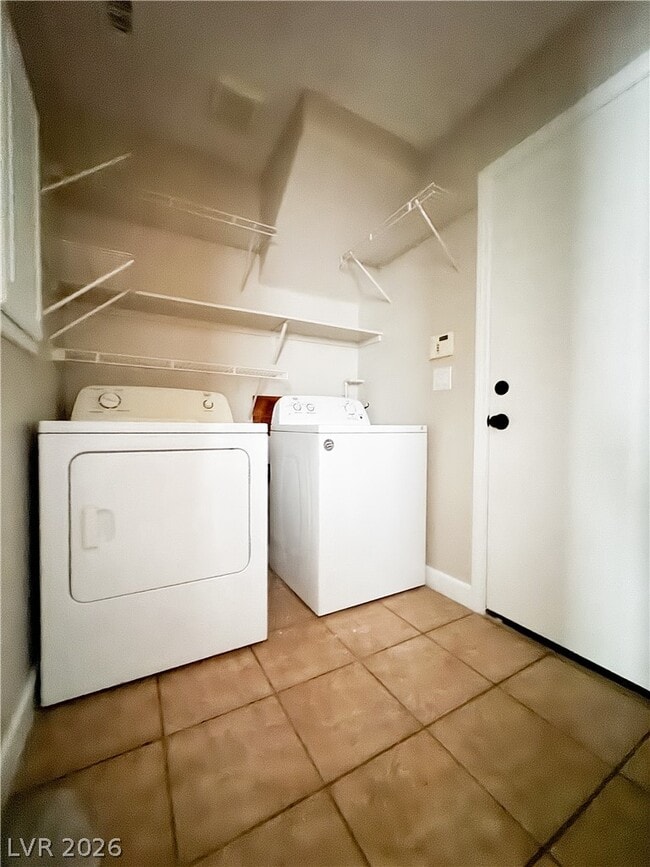 Building Photo - 9137 Adamshurst Ave