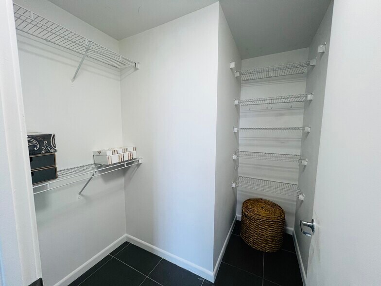 Building Photo - 3301 NE 1st Ave