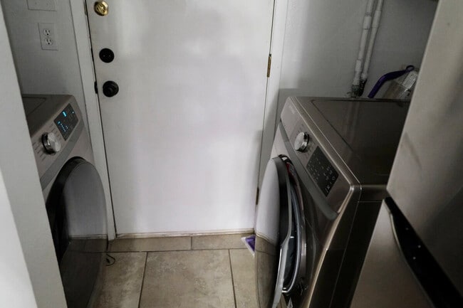 Building Photo - 1741 Horseshoe Cir