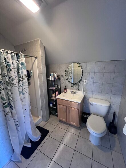 Building Photo - 122 Calumet St