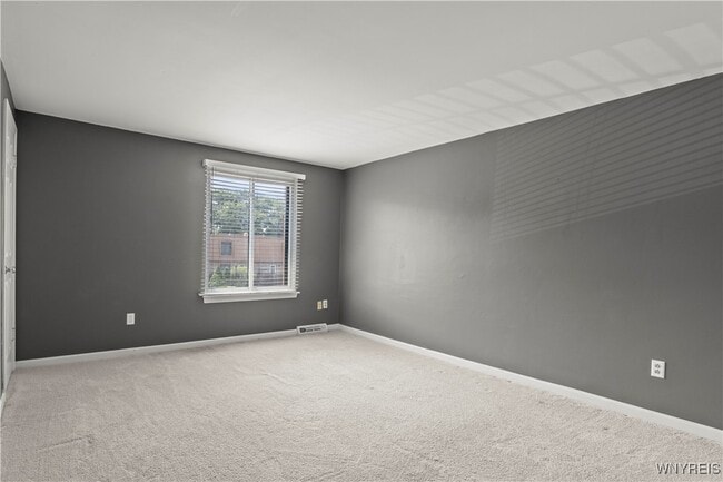 Building Photo - 35 Groton Dr