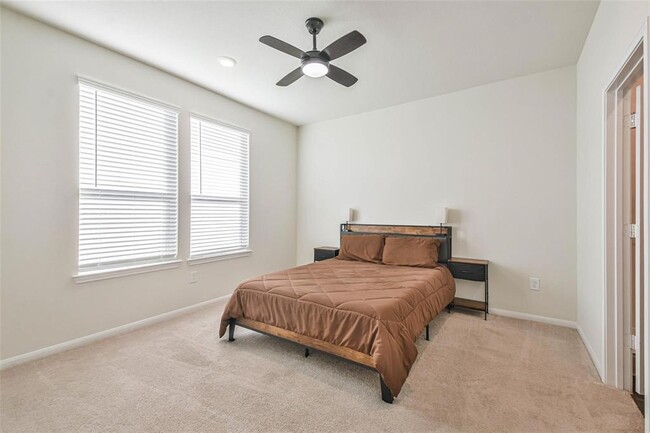 Building Photo - 24063 Prairie Dust Dr