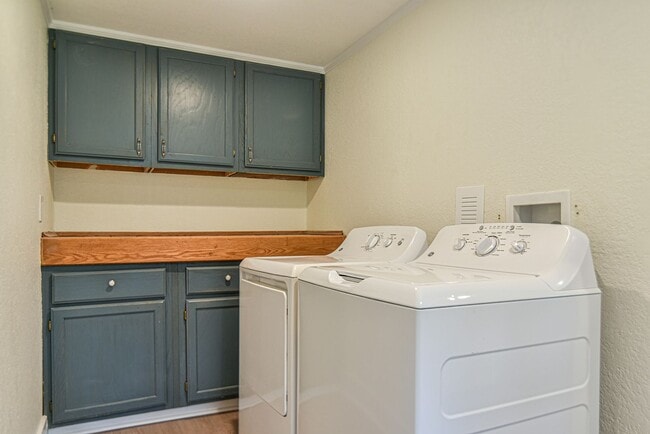 Building Photo - Charming Renovated Home on Acreage — Minutes from Town