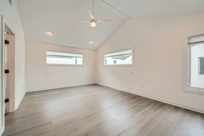 Building Photo - 1931 E 38th 1/2 St