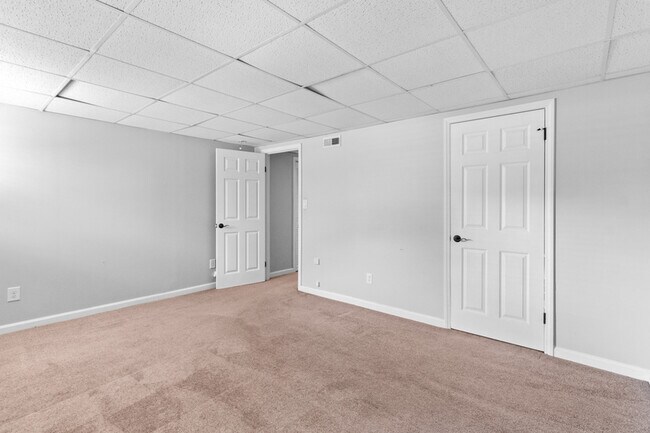Building Photo - 1532 Starbrook Dr