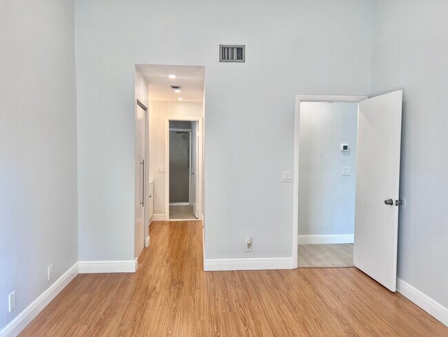 Building Photo - 2281 SW 15th St